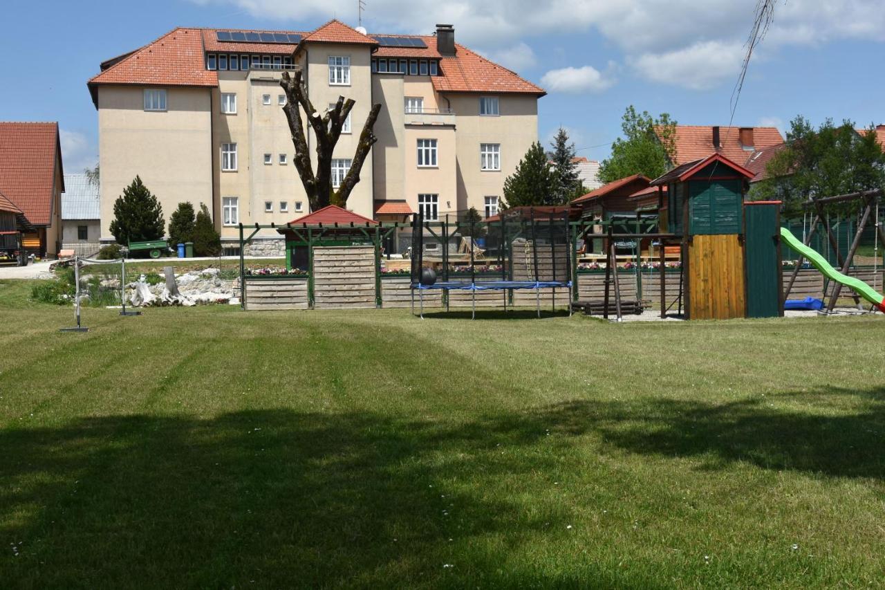 Apartments And Rooms Kod Eli Ravna Gora Buitenkant foto