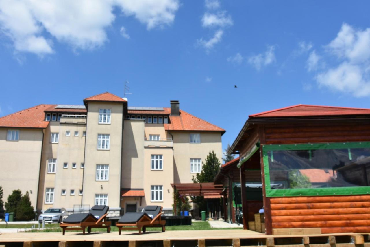 Apartments And Rooms Kod Eli Ravna Gora Buitenkant foto