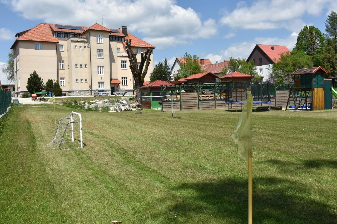 Apartments And Rooms Kod Eli Ravna Gora Buitenkant foto