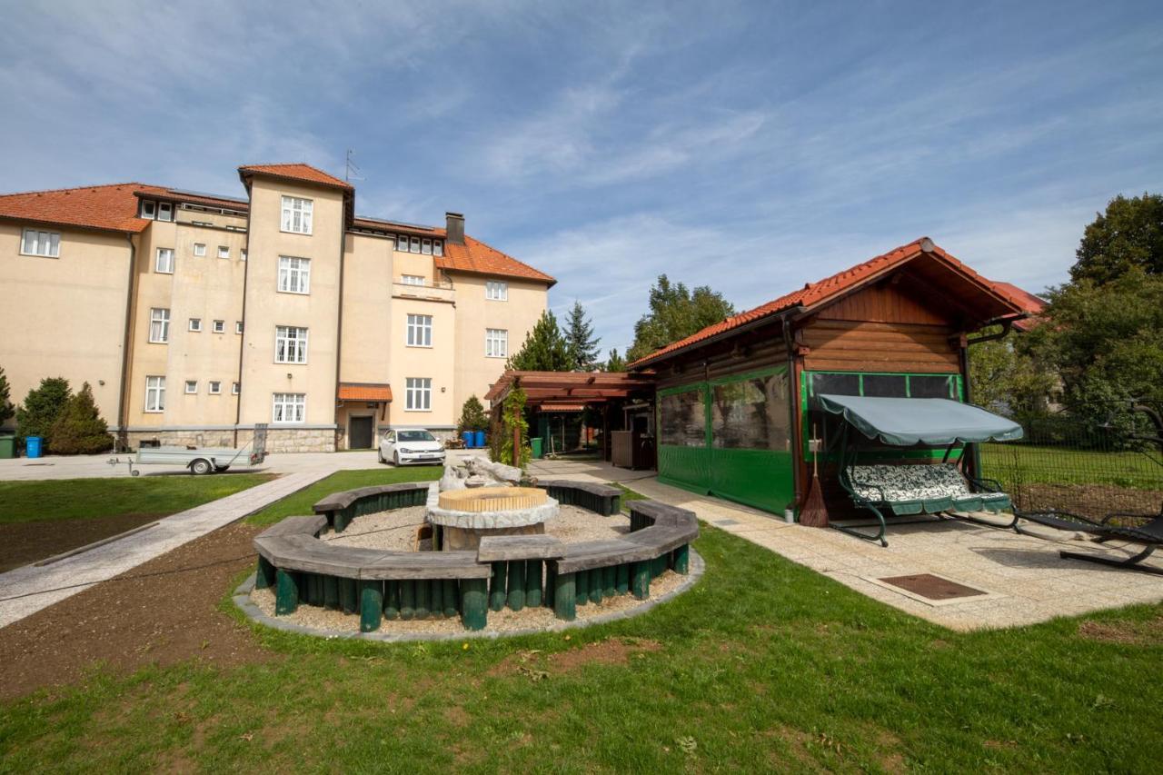 Apartments And Rooms Kod Eli Ravna Gora Buitenkant foto